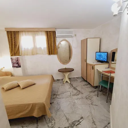 Hotel Color 3*