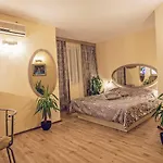 Hotel Color Warna