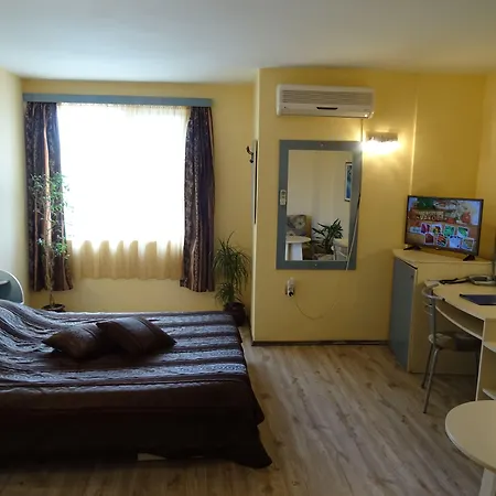 Color Hotel 3*