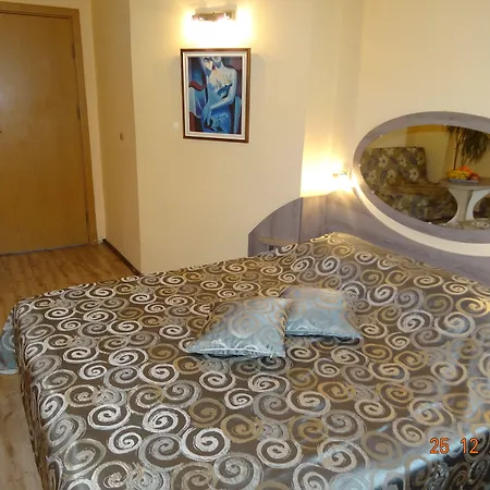 Color Hotel 3*